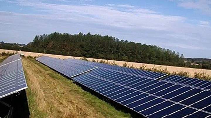 Pomona Solar Energy Co-operative solar panels in field