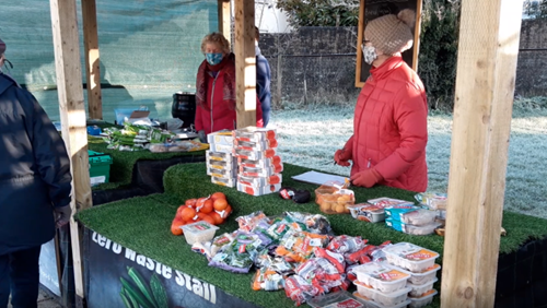 Zero waste food stall and volunteers