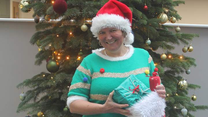 Cllr Chowns with sustainably wrapped christmas gifts