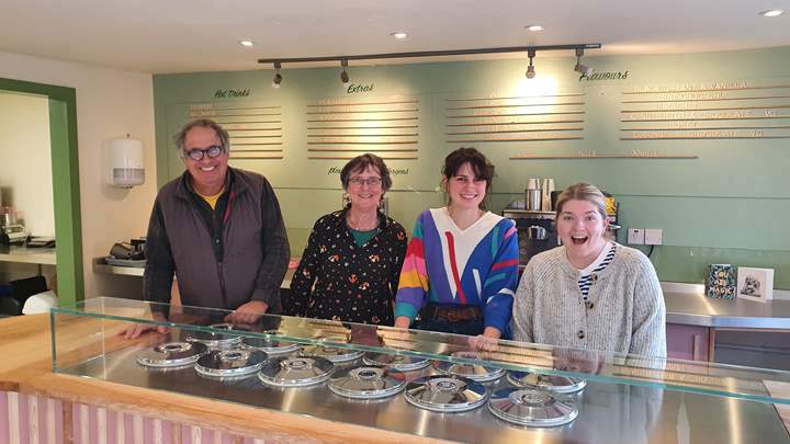 Orbachs Behind The Counte Martin Orbach Juliet Noble Connie Orbach Robyn Maccallumr